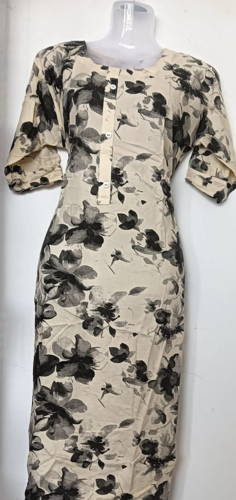 Ivory Noir Blossom Kurti