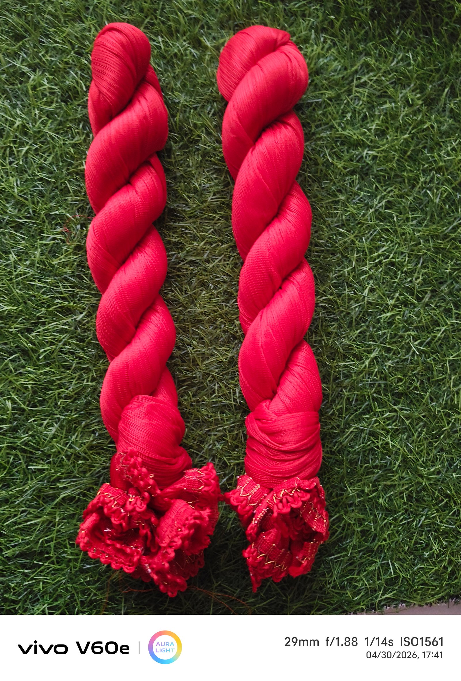 Ruby Red Twist Cotton Feeding Fabric